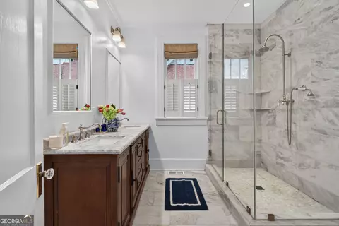 Bath - 291 Buford Pl, Macon, GA 31204 photo 1 of 8