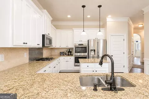 Kitchen - 2589 Lake Erma Dr, Hampton, GA 30228 photo 3 of 3