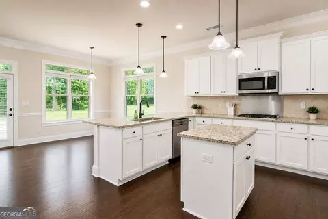 Kitchen - 2589 Lake Erma Dr, Hampton, GA 30228 photo 2 of 3