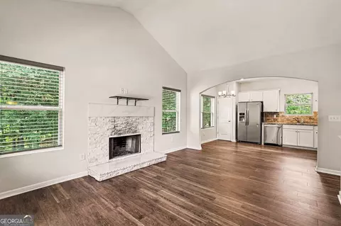Living - 320 Brook Ct, Temple, GA 30179 photo 3 of 5