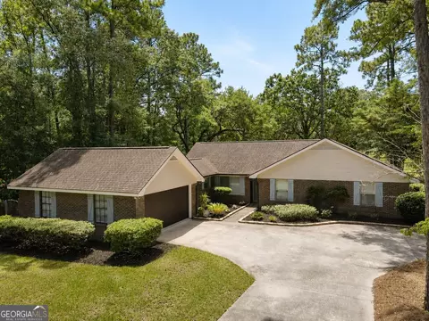 211 Cherokee Trl, Hinesville, GA 31313