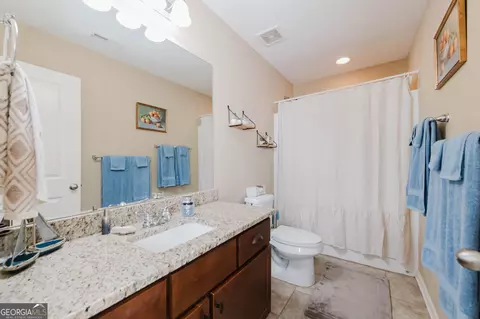 Bath - 211 Wild Azalea Dr, Perry, GA 31069 photo 1 of 2