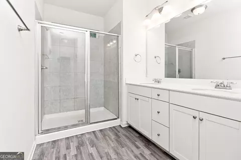 Bath - 176 Bryon Ln, Acworth, GA 30102 photo 2 of 3