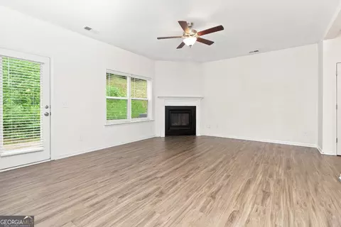Living - 176 Bryon Ln, Acworth, GA 30102 photo 3 of 4
