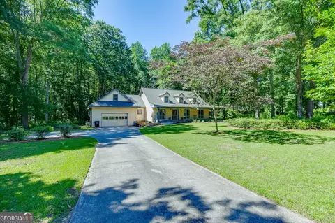 2720 Bay Ridge Dr, Loganville, GA 30052