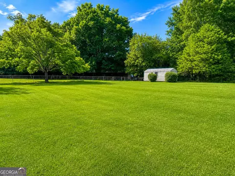 946 Cochise Trl SE, Conyers, GA 30094