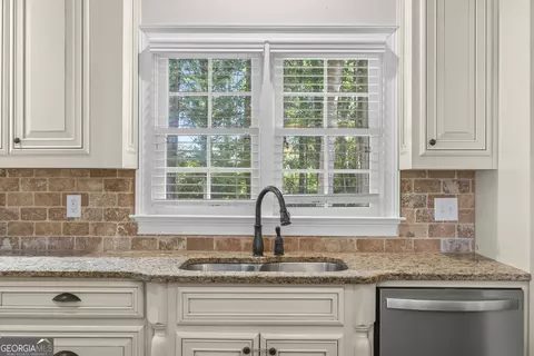 Kitchen - 839 Legends Dr, Monroe, GA 30655 photo 9 of 11