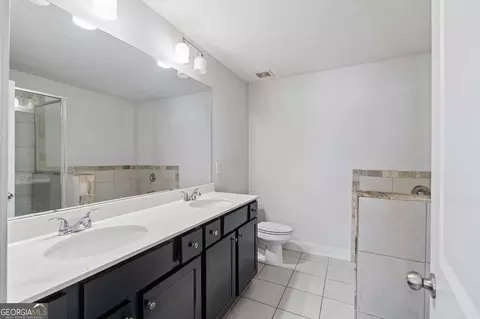 Bath - 10157 Benton Woods Dr, Covington, GA 30014 photo 2 of 3