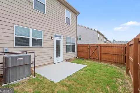 Exterior - 7666 Squire Ct, Fairburn, GA 30213 photo 4 of 7