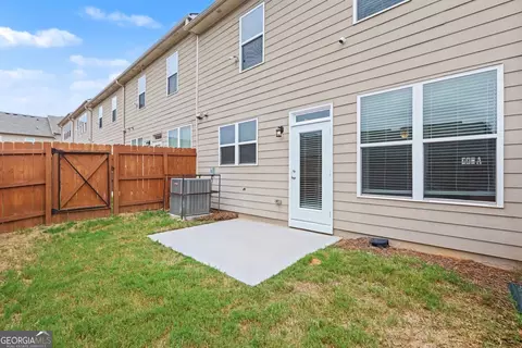 Exterior - 7666 Squire Ct, Fairburn, GA 30213 photo 3 of 7