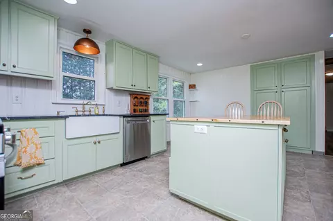 Kitchen - 105 Sharp Dr, Carrollton, GA 30117 photo 1 of 13