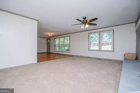 Living - 105 Sharp Dr, Carrollton, GA 30117 photo 5 of 8