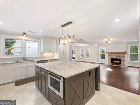 Kitchen - 3965 Hamilton View Way, Dacula, GA 30019 photo 4 of 6