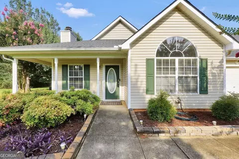 1130 Larkspur Dr, Locust Grove, GA 30248