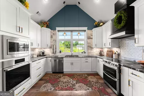 Kitchen - 1844 Bermuda Ave, Demorest, GA 30535 photo 2 of 2