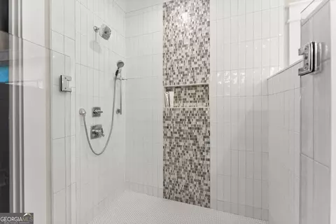 Bath - 1844 Bermuda Ave, Demorest, GA 30535 photo 4 of 7