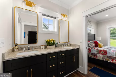 Bath - 1844 Bermuda Ave, Demorest, GA 30535 photo 6 of 7