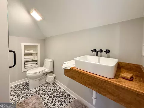 Bath - 4104 Floyd St NE, Covington, GA 30014 photo 3 of 4