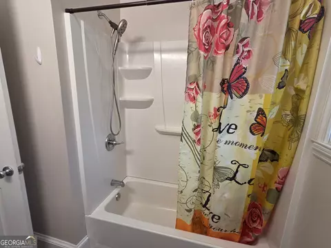 Bath - 219 E Johnson St, Temple, GA 30179 photo 2 of 5