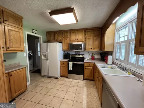 Kitchen - 476 Clover Ave, Comer, GA 30629 photo 1 of 2
