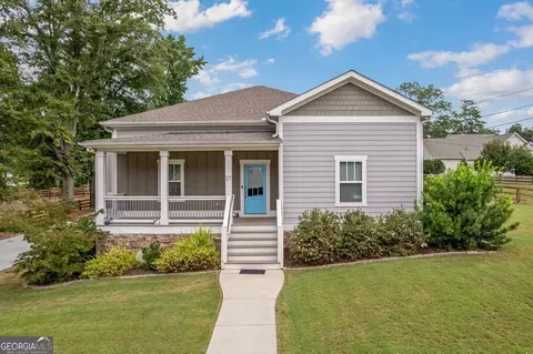27 E Hill St, Newnan, GA 30263