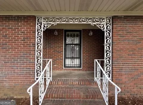 Exterior - 412 Roberson St, Dublin, GA 31021 photo 8 of 9