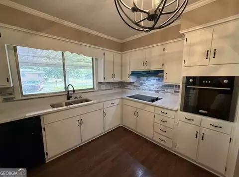Kitchen - 412 Roberson St, Dublin, GA 31021 photo 2 of 3