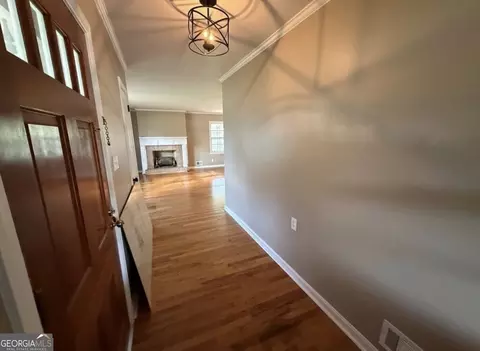 Entry Way - 412 Roberson St, Dublin, GA 31021 photo 1 of 3