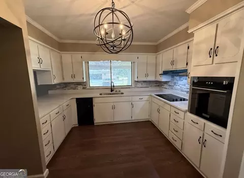 Kitchen - 412 Roberson St, Dublin, GA 31021 photo 1 of 3