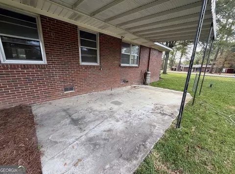 Exterior - 412 Roberson St, Dublin, GA 31021 photo 6 of 9