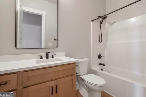 Bath - 109 Dub Walker Rd, Jackson, GA 30233 photo 4 of 4