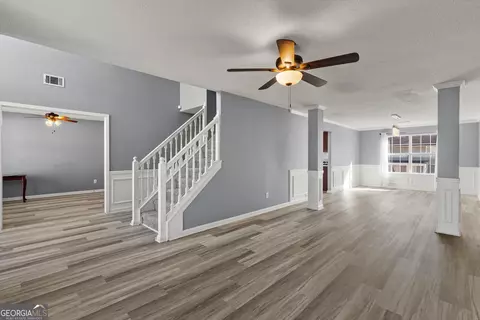 Living - 541 Hamlet Dr, Hampton, GA 30228 photo 1 of 7