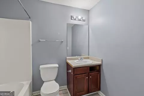 Bath - 541 Hamlet Dr, Hampton, GA 30228 photo 3 of 3