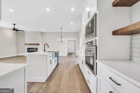 Entry Way - 277 E Knight Rd, Mcdonough, GA 30252 photo 1 of 1