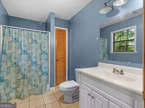 Bath - 107 Midway Rd, Barnesville, GA 30204 photo 2 of 2