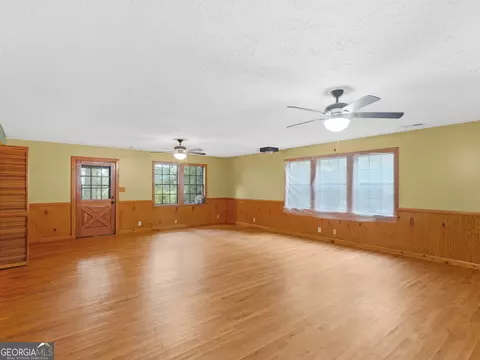 Living - 107 Midway Rd, Barnesville, GA 30204 photo 1 of 5