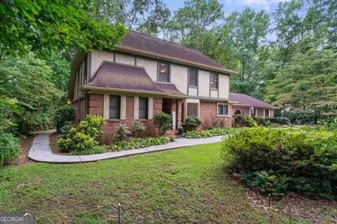 2645 Creek Indian Trl, Jonesboro, GA 30236
