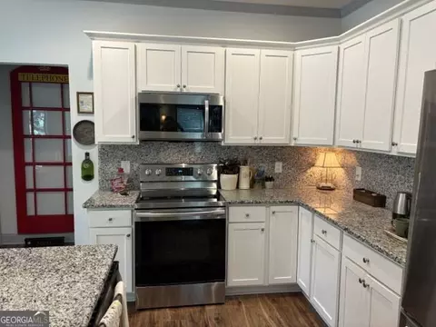 Kitchen - 128 Rubil Way, Demorest, GA 30535 photo 4 of 5