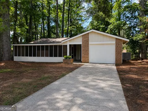 9141 Trail Ct, Jonesboro, GA 30238