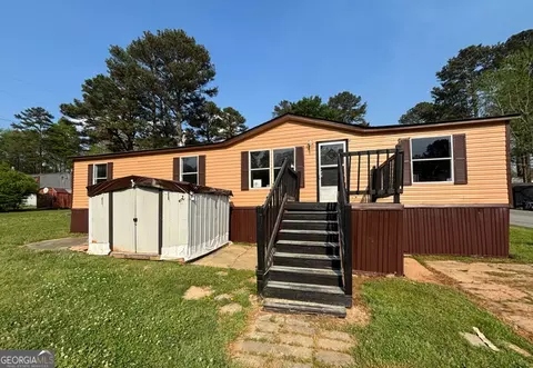 17 Club Cir, Ellenwood, GA 30294