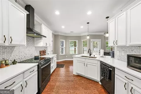 Kitchen - 2835 Shadowstone Way, Winder, GA 30680 photo 2 of 2