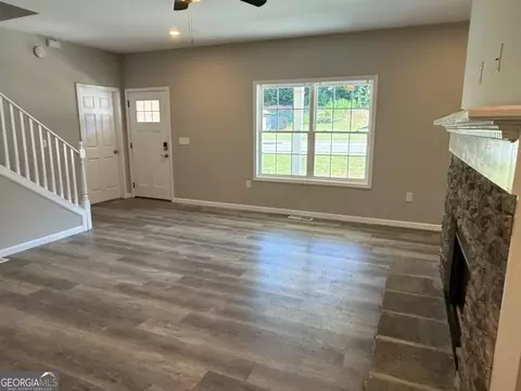Living - 2434 Remington Dr, Commerce, GA 30529 photo 2 of 4