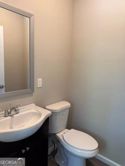 Bath - 2434 Remington Dr, Commerce, GA 30529 photo 1 of 2
