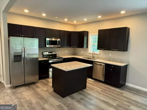 Kitchen - 2434 Remington Dr, Commerce, GA 30529 photo 2 of 2
