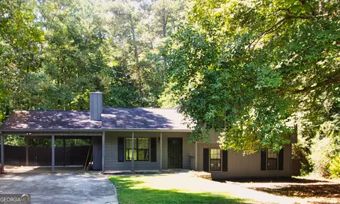 4685 Barnes Ct, Loganville, GA 30052