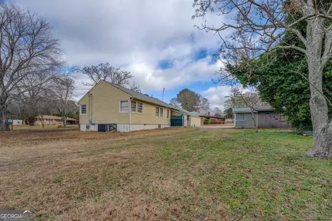 Exterior - 908 Nelson St, Jackson, GA 30233 photo 3 of 6