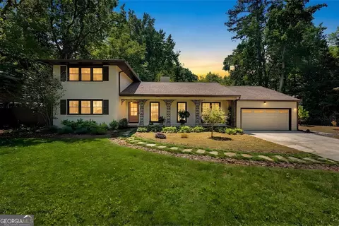 747 Starlight Ct, Atlanta, GA 30342