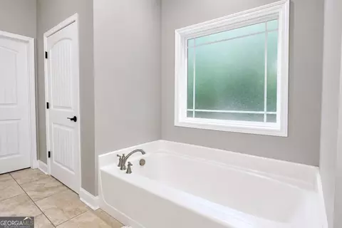 Bath - 3085 Old Dalton Rd NE, Rome, GA 30165 photo 1 of 5
