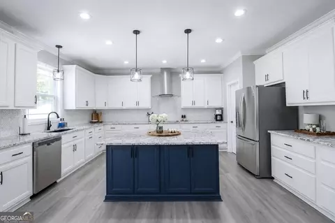 Kitchen - 3085 Old Dalton Rd NE, Rome, GA 30165 photo 1 of 7