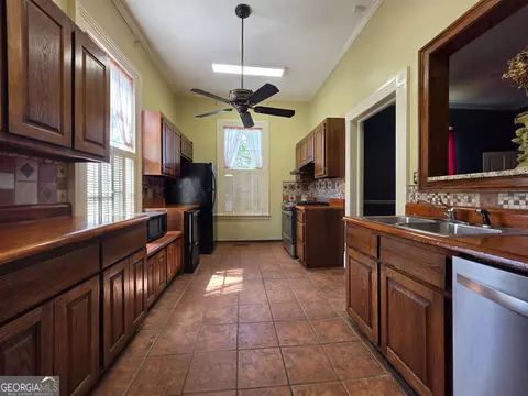 Kitchen - 992 Spring St, Macon, GA 31201 photo 1 of 1